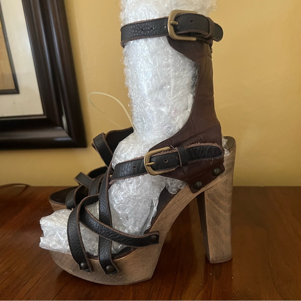 NWT Henry Beguelin Heels EU37 US6.5 European Designer Leather Sandal